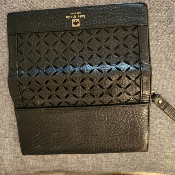 Kate Spade EUC! Perri Lane Linney Wallet/Wristlet W/ Cutout Detail Retails $189 - Picture 3 of 12